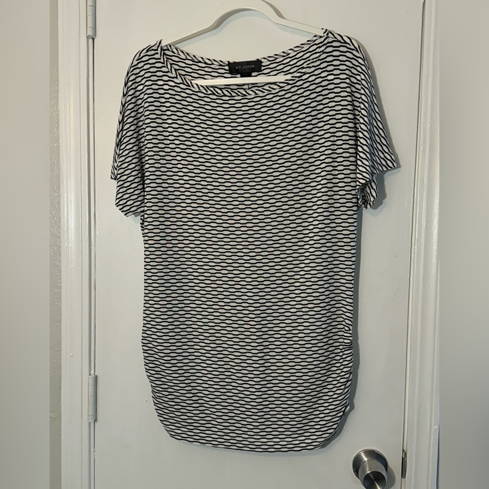 St John Top Womens Size 6 Short Sleeve Knit Ruched Black White Scoop Neck Shirt